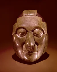 Masque en mosaïque représentant un vieil homme, de la tombe de Ruz sous le Temple des Inscriptions à Palenque, Chipas